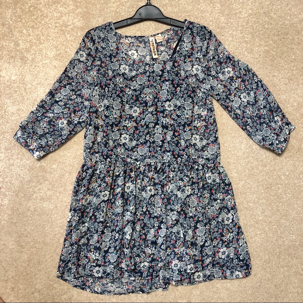 NWOT Cute Mid Waist Floral Detail Dress